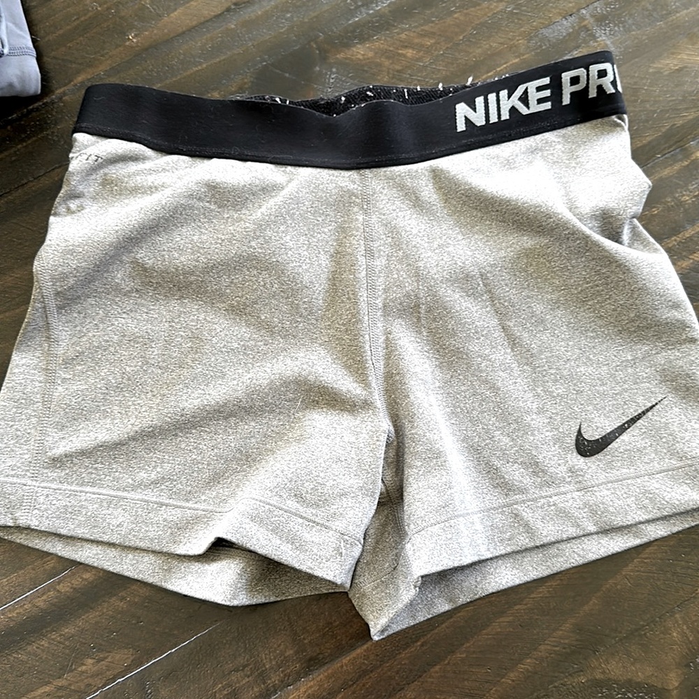 Nike pro size s